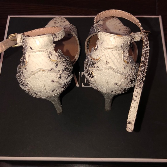 Steven by Steve Madden heels in cream and brown. - Picture 3 of 3